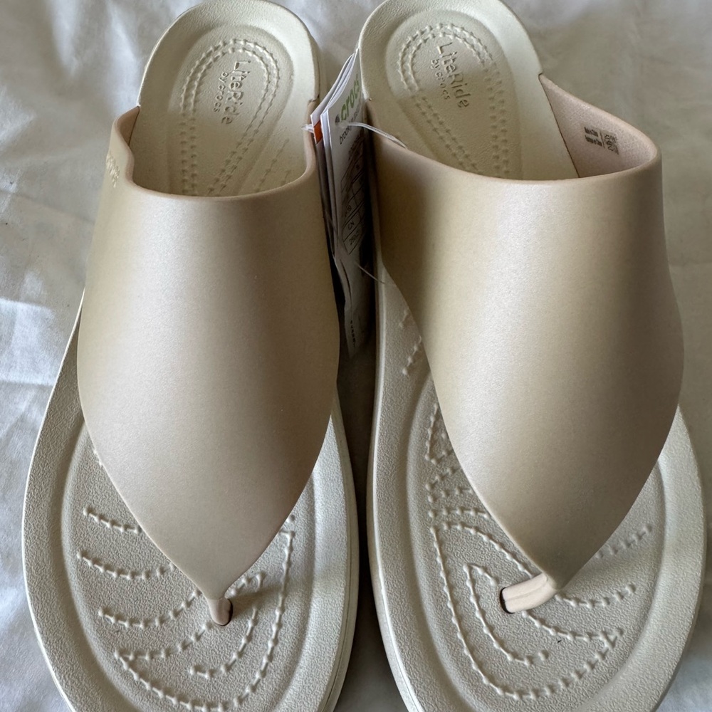 Brand‑new Crocs LiteRide flip‑flops